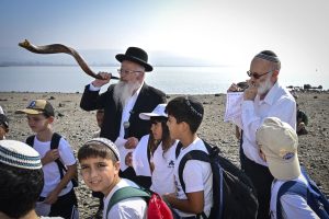 תפילת הגשם בחוף מפרץ אמנון - צילום איגוד ערים כינרת