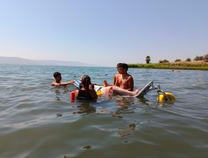קייטנת ילדי איל''ן בחוף מפרץ אמנון - צילום אוריה פרנקל, איגוד ערים כינרת
